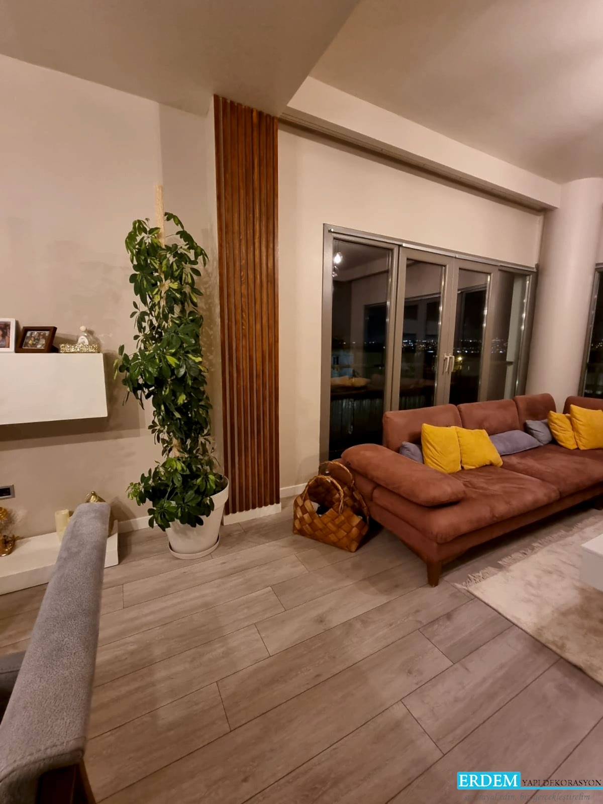 Dekoratif ah�ap duvar ��talar� uygulama