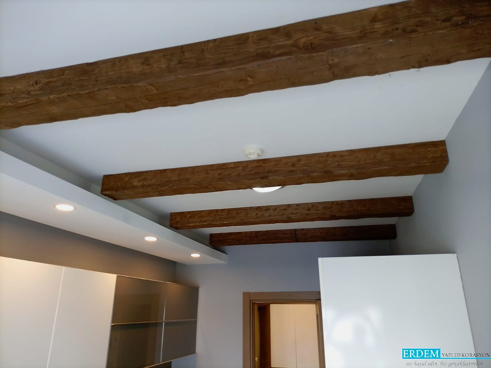 K�t�k G�r�n�ml� Poli�retan Kiri�