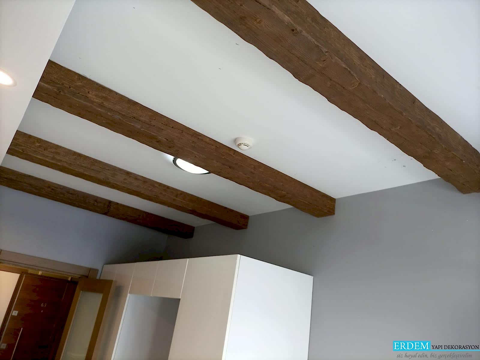 K�t�k G�r�n�ml� Poli�retan Kiri�