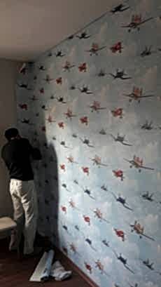 �kitelli duvar ka��d� uygulamas�